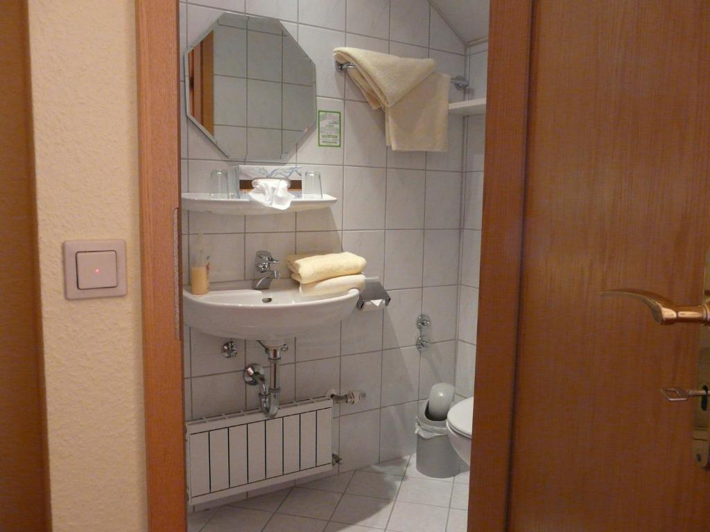 Gaestehaus Eberlein Rothenburg ob der Tauber Room photo